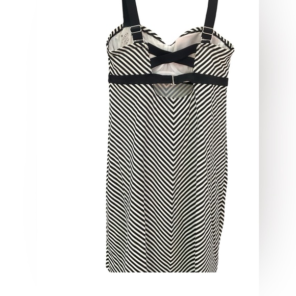Athleta Black & White Stripe Pura Swim UPF 50+ Dress 36 B/C Built in bra. Beach - Picture 8 of 16